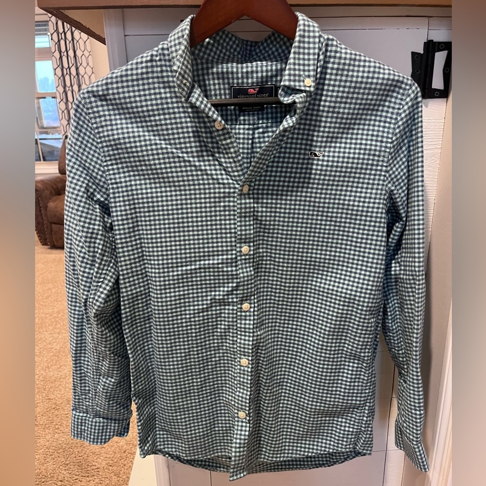 Vineyard Vines Boys Whale Shirt size large 16. 1520